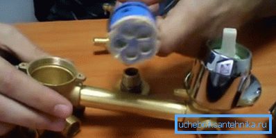 Туш чешми - резервни делови. Отстранет картриџот за режим Туш чешми - резервни делови. Отстранет картриџот за режим