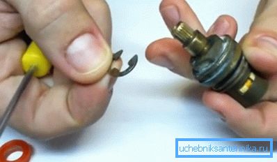 Отстранете го привремениот прстен