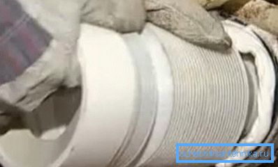 Поврзување на филијала со цевка за канализација Поврзување на филијала со цевка за канализација