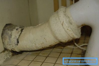 Поврзување на санитарна чинија со свињарска канализација Поврзување на санитарна чинија со свињарска канализација