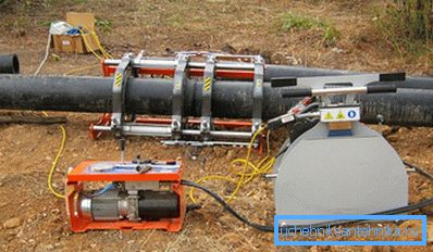 Машина во процесот на заварување Машина во процесот на заварување