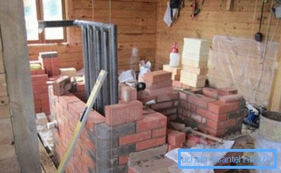 Разменувачот на топлина се става во печката во фазата на изградба.