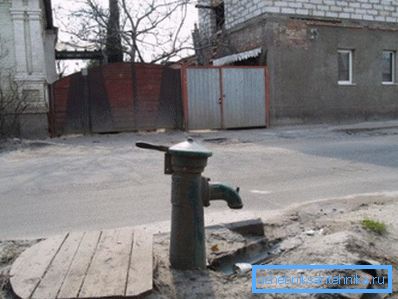 Традиционален уличен хидрант Традиционален уличен хидрант