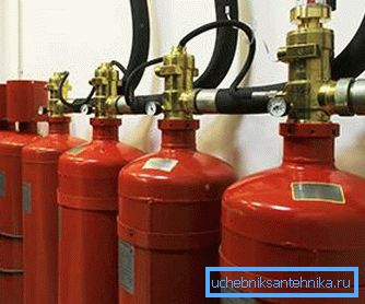 Препорачливо е да се поврзете неколку котли на котелот одеднаш. Препорачливо е да се поврзете неколку котли на котелот одеднаш.