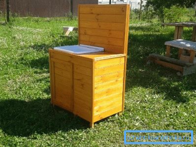 Камени плочи со мијалник за давање од шумичка и одбори