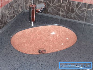 Агол тоне за инсталација на countertop спаси кујната простор