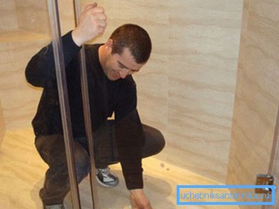 Инсталација на вратата на кабината.
