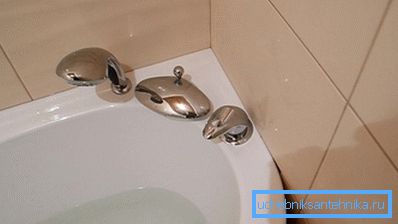 Инсталирање на аголен миксер за вода на бања Инсталирање на аголен миксер за вода на бања