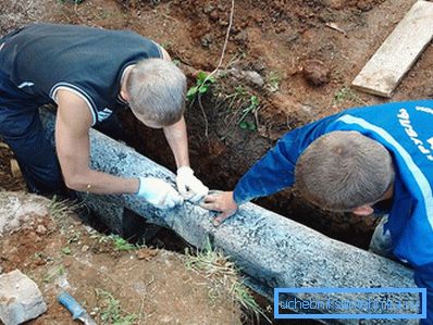 Затоплување на водоводни цевки во земјата Затоплување на водоводни цевки во земјата
