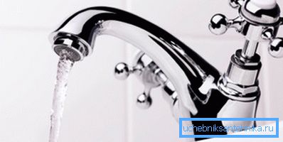 Во верзиите на вентилите, многу често се свиткува топла вода, што исто така го означува и абењето на гумениот печат Во верзиите на вентилите, многу често се свиткува топла вода, што исто така го означува и абењето на гумениот печат