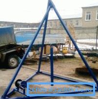 Метален трипод со опција за лепење Метален трипод со опција за лепење