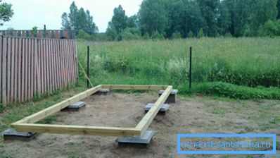 Важно е дека дното на дрвото е исто толку сигурно колку што е можно. Важно е дека дното на дрвото е исто толку сигурно колку што е можно.