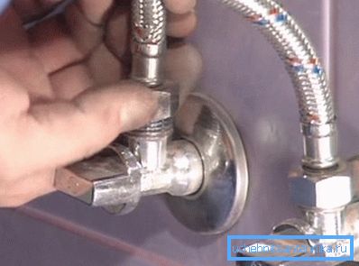 Вентилот брзо ќе ја исклучи водата ако има проблеми со цревата. Вентилот брзо ќе ја исклучи водата ако има проблеми со цревата.