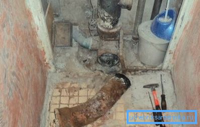 Во многу куќи, старата канализација успеа да помине Во многу куќи, старата канализација успеа да помине