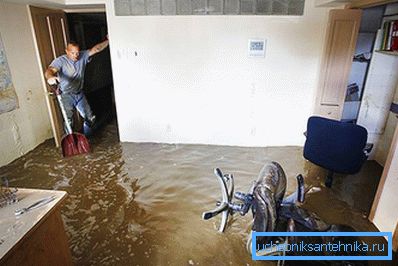1224 Вода во подрумот