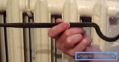 Облазната дупка за монтирање на тешки батерии Облазната дупка за монтирање на тешки батерии
