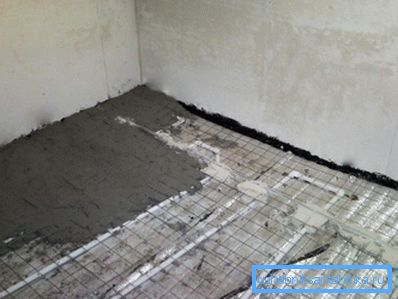 Пополнување на подот со изолација на топлина од цевки од полипропилен