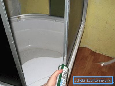 Пополнување на профил со заптивната смеса Пополнување на профил со заптивната смеса